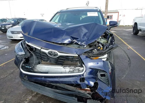 2022 Toyota Highlander Xle z USA, uszkodzony, nr VIN 5TDHZRBH1NS174048